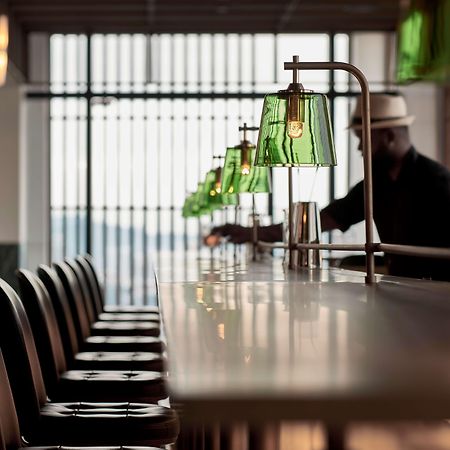 吉隆坡阿里拉孟沙酒店 外观 照片 The bar at the restaurant