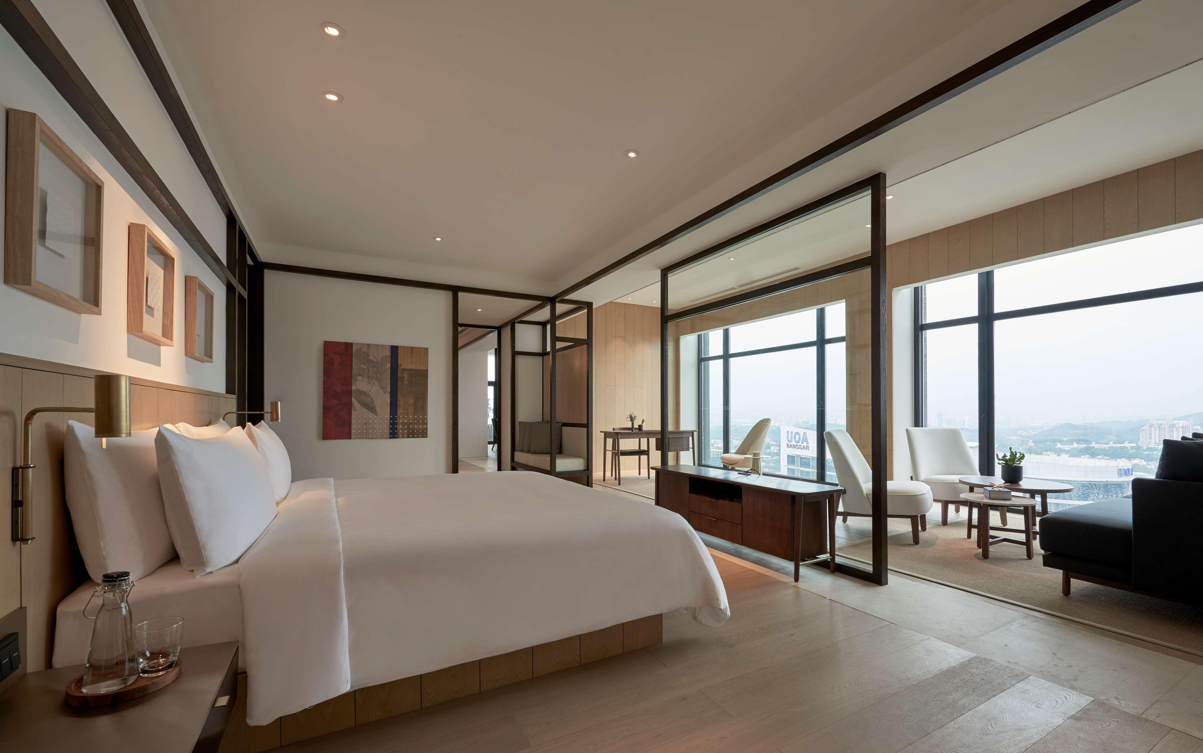 吉隆坡阿里拉孟沙酒店 外观 照片 A bedroom at the hotel