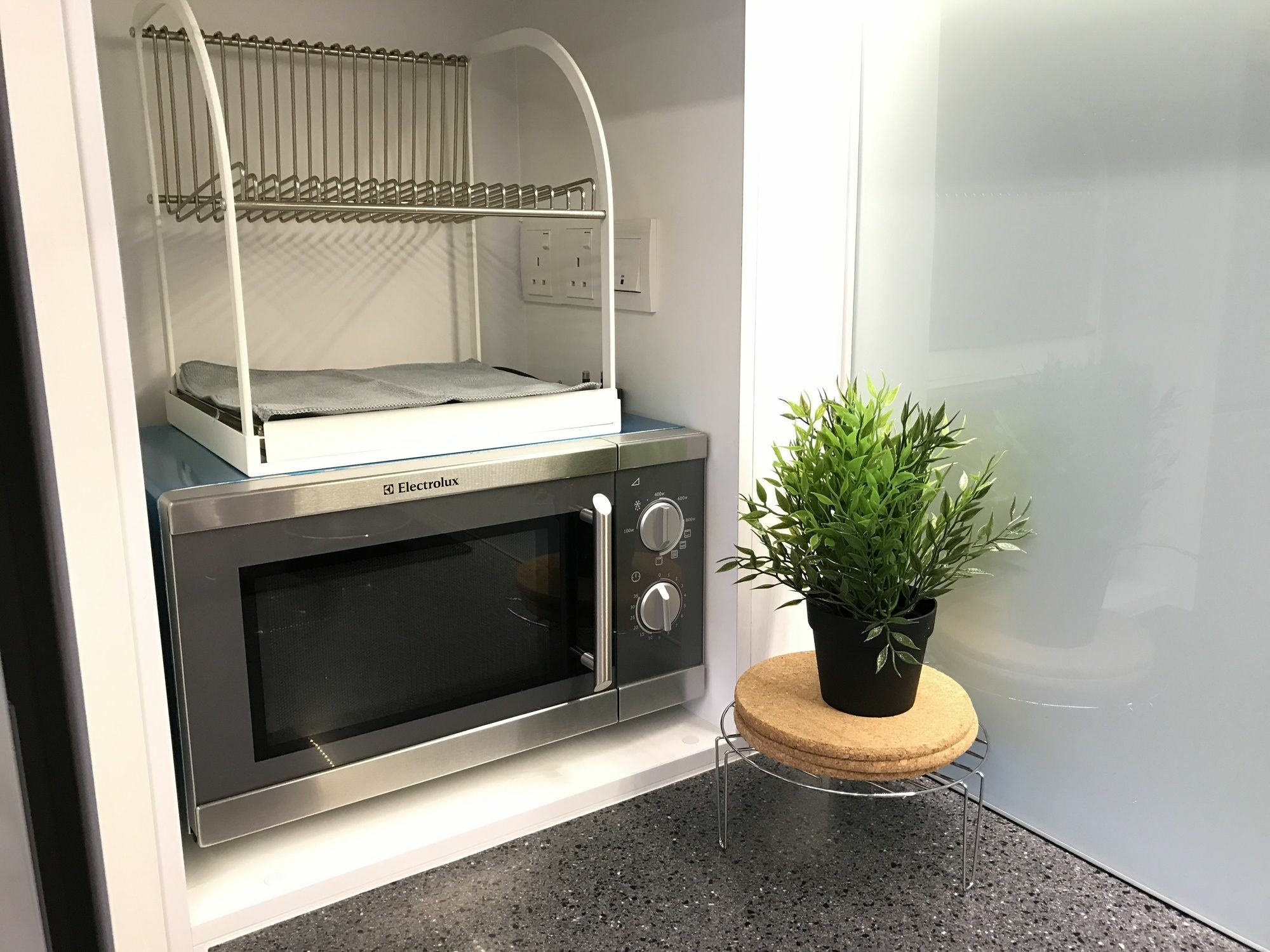 吉隆坡阿里拉孟沙酒店 外观 照片 A built-in microwave oven