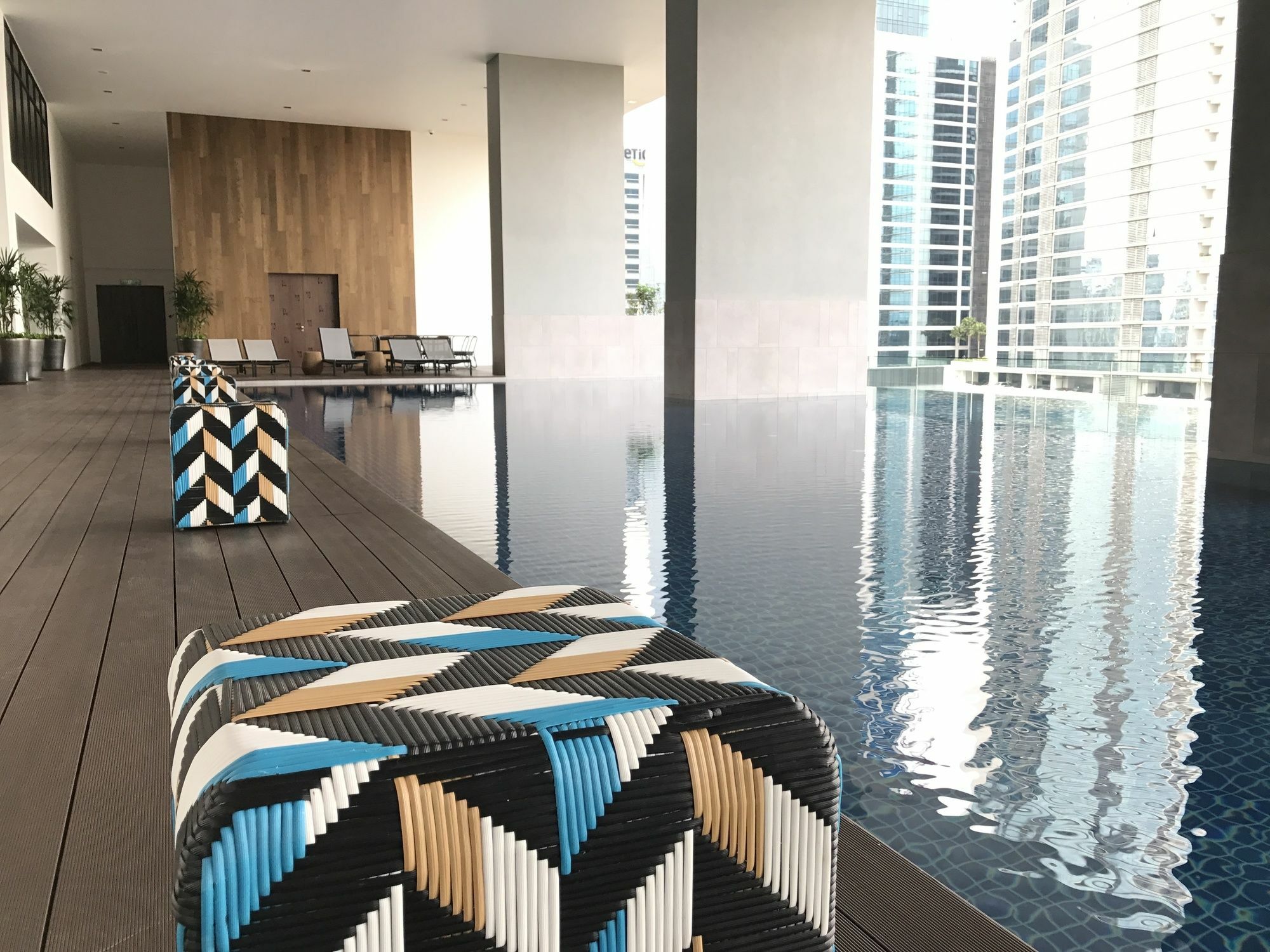 吉隆坡阿里拉孟沙酒店 外观 照片 The Sky Pool at The Landmark