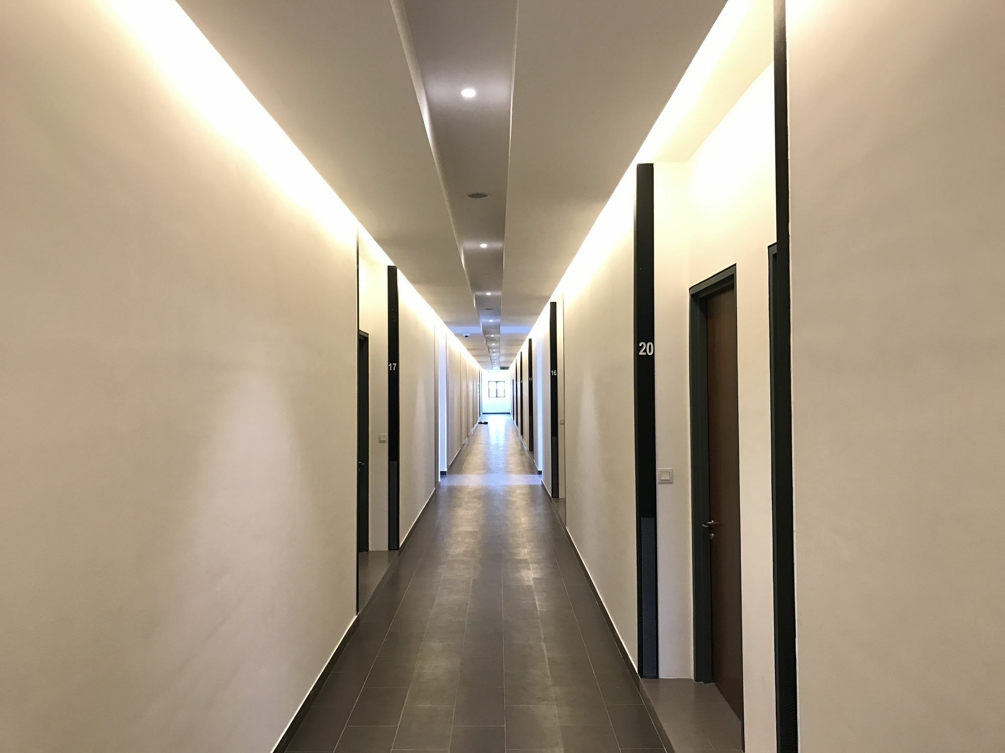 吉隆坡阿里拉孟沙酒店 外观 照片 A corridor in the new building